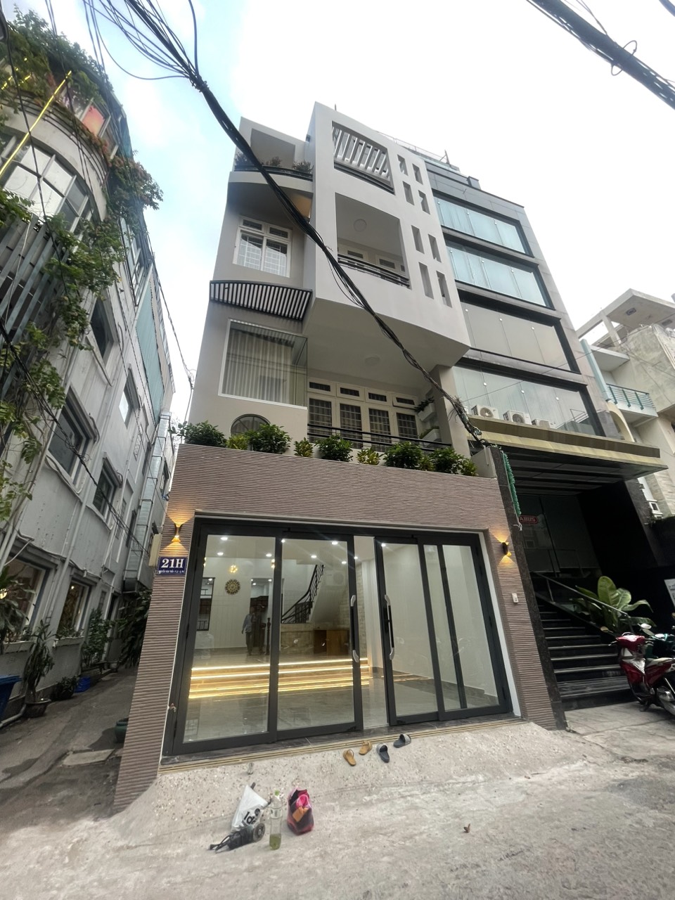 Nhà góc 2 mặt tiền 4 tầng đường Nguyễn Văn Trỗi P12 Phú Nhuận - DT 5,5x16 - Giá chỉ 27 TỶ 