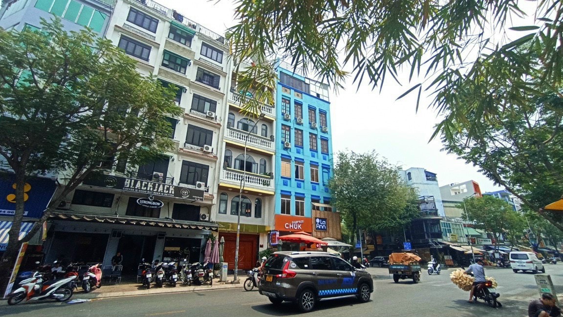 Bán nhà mặt tiền Nguyễn Tri Phương, P.5, Quận 10 4.5x18m - giá 33 tỷ