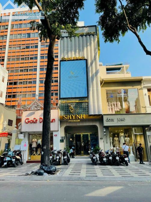 Nhà mặt tiền 5 tầng Nguyễn Trãi Quận 1 giá 57 TỶ, thu nhập 138 triệu / tháng, 77 m2