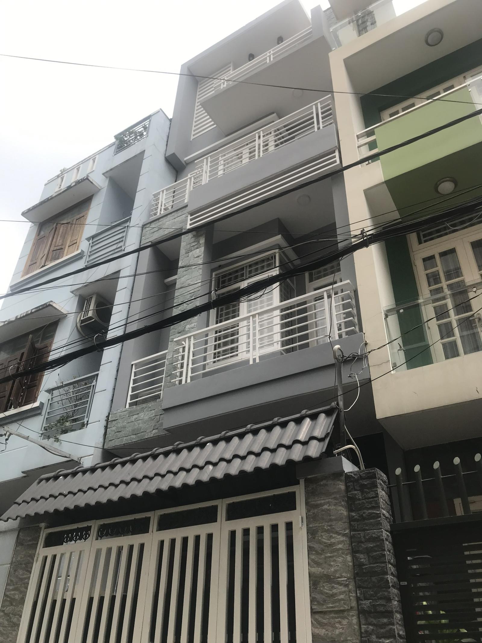Bán nhà mới cứng 4 tầng ngay Vincom Nguyễn Xí - Đường nhựa trước nhà 8m - Tuyến đường ôtô 2 chiều.