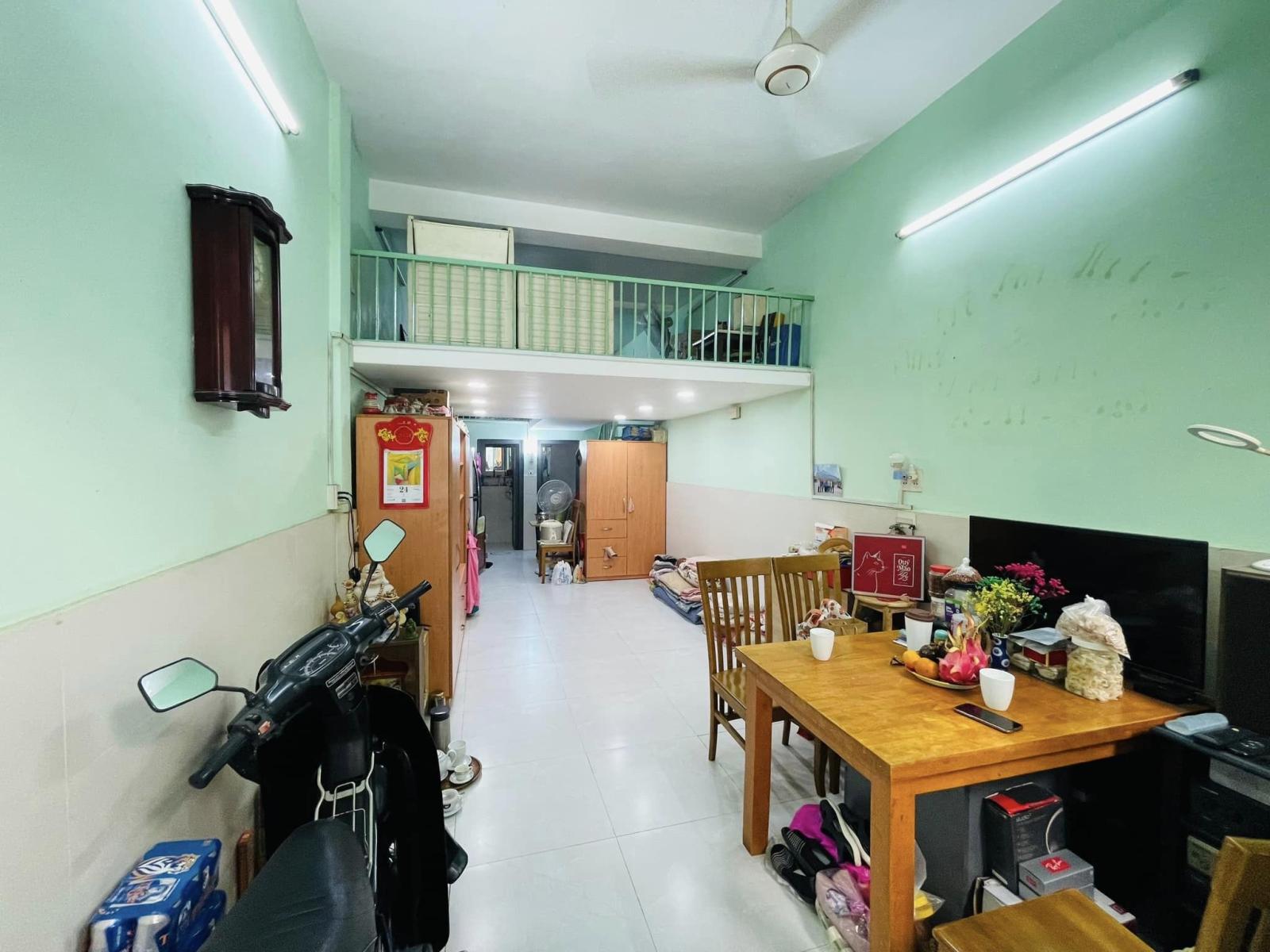 Bán nhà hẻm xe hơi Thành Thái P14 Quận 10 - 35m2 x 2 tầng