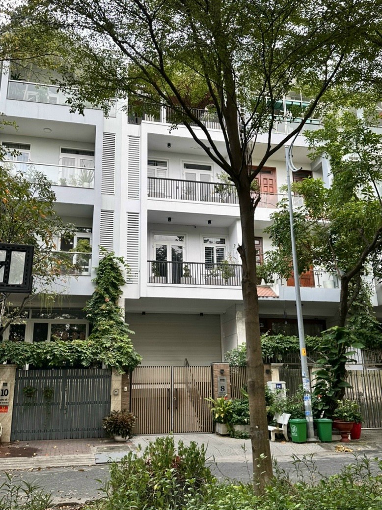 Bán nhà đẹp, diện tích 5x20m, hầm, 3 lầu, view công viên, giá 21 tỷ, KDC Him Lam, phường Tân Hưng, quận 7