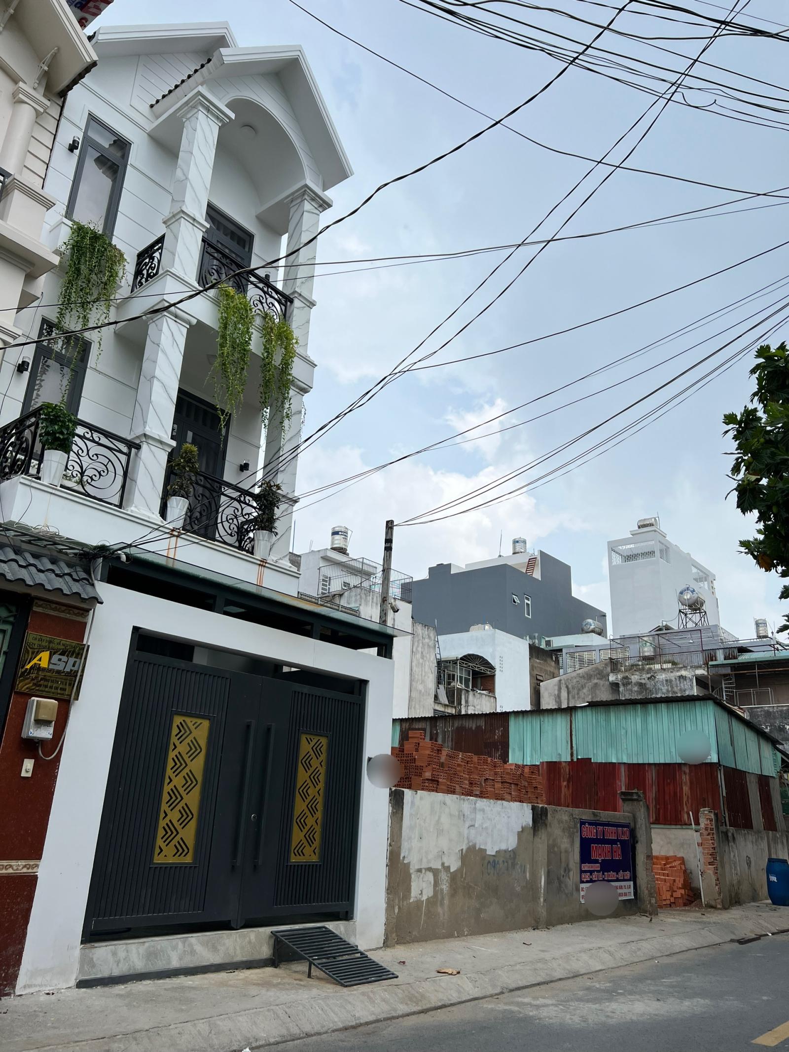 Bán nhà đường Lê Đức Thọ gần Sân TENIS Hoàng Long , DT 5X20M. GIÁ 9 TỶ