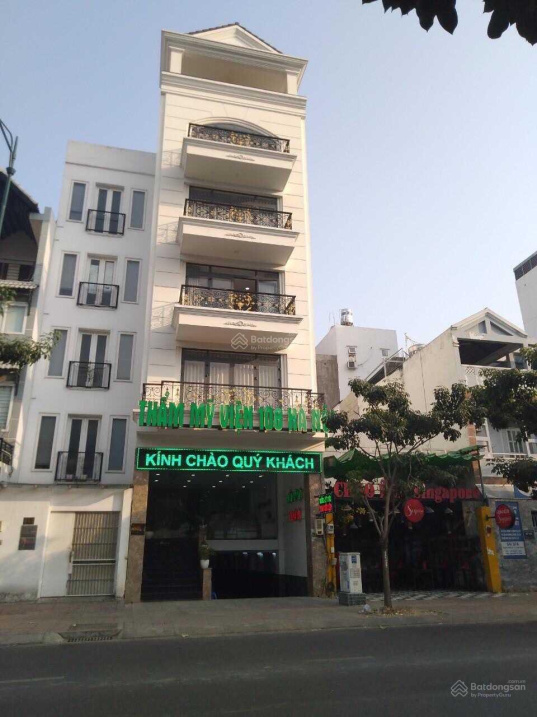 Bán nhà mặt tiền 5 lầu đường Nguyễn Chí Thanh, Q10. DT: 4.3x18m. Giá 24,5 tỷ