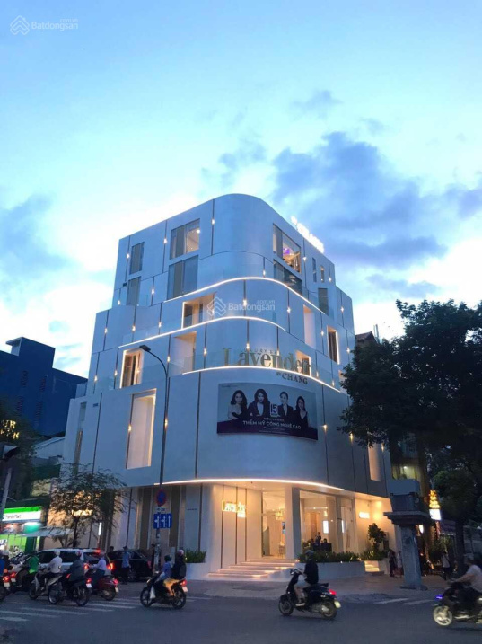 Bán tòa building dát vàng! 2 MT Cao Thắng DT: 7.5x17m, 6 lầu thang máy, full nội thất, giá 54,5 tỷ TL