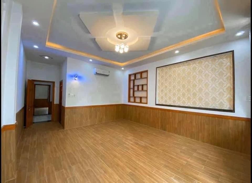 Bán gấp nhà Trần Xuân Soạn, Quận 7, 4x18, chỉ 5.5 tỷ