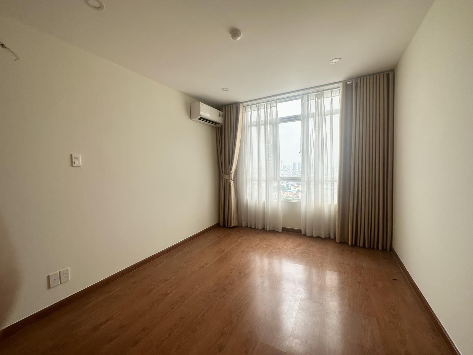 Cần bán căn hộ Penthouse Samland Giai Việt trên đường Tạ Quang Bửu Quận 8