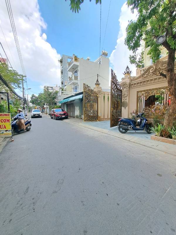 Bán biệt thự siêu đẹp Quang trung - EMart 2, P12, GV, DT 8x25m, 1 hầm 5 lầu, thang máy, giá 42 tỷ TL