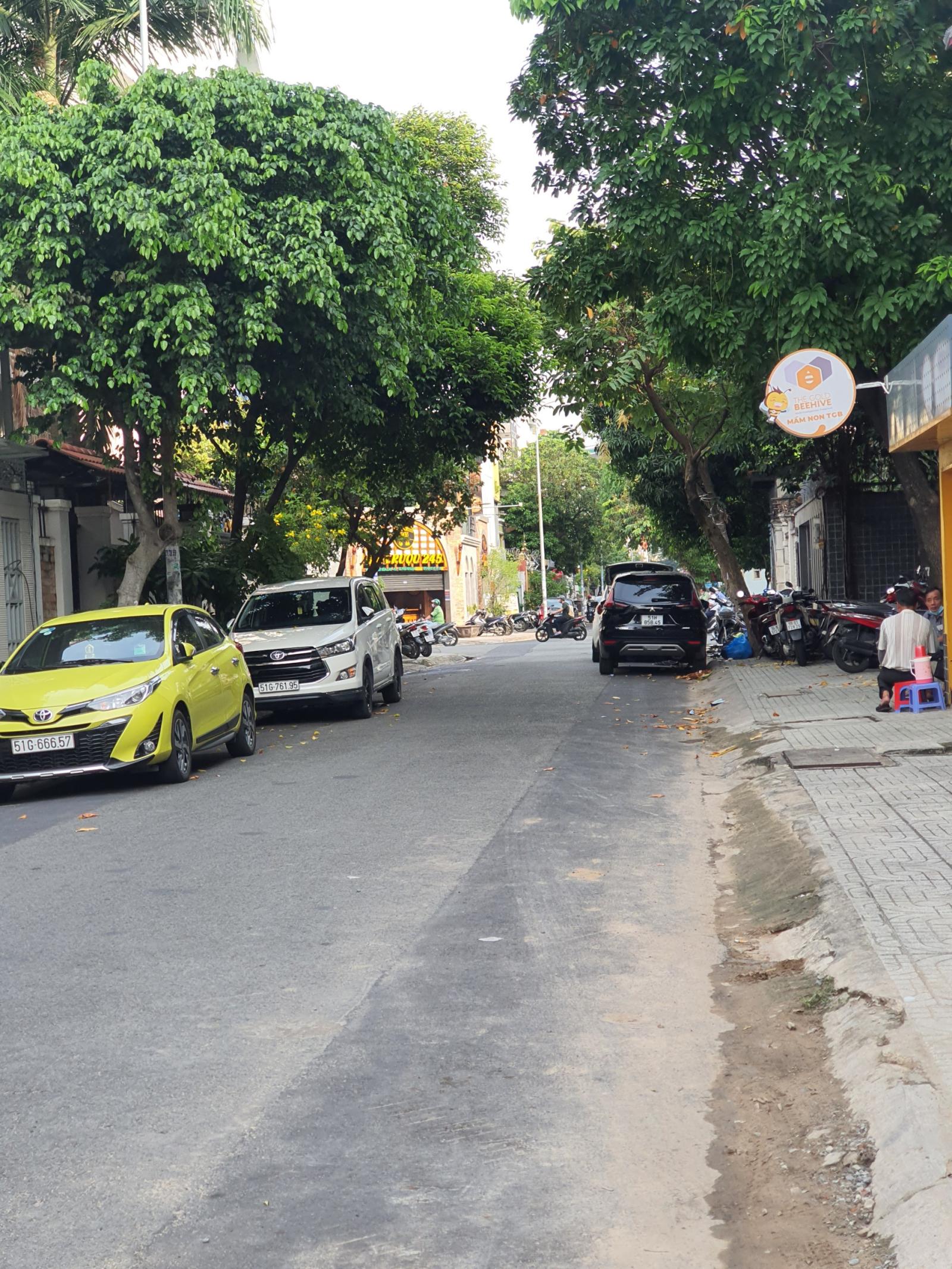bán nhà hẻm 10m đường Lê Minh Xuân, khu buôn bán kinh doanh vải diện tích 10x28m