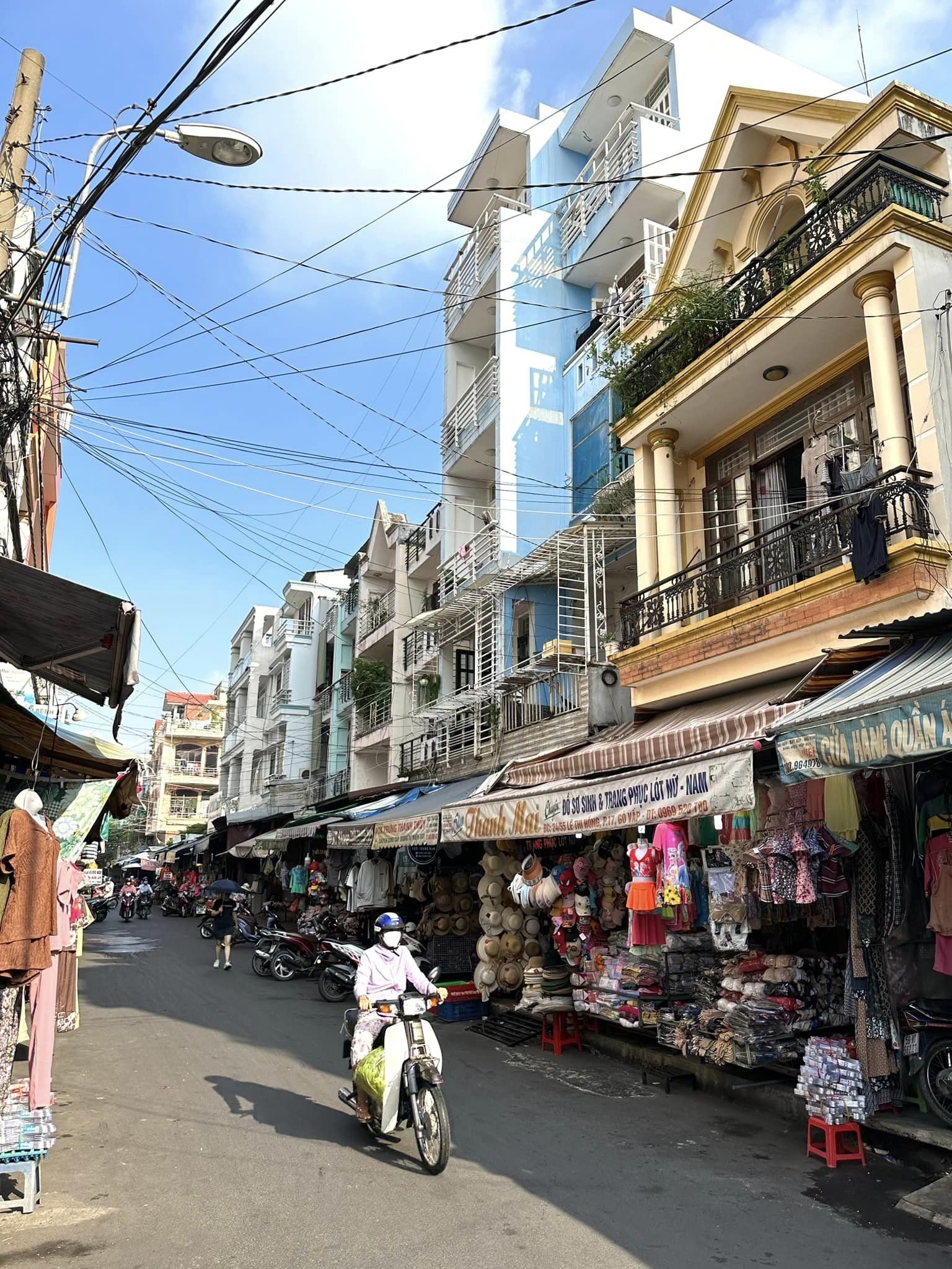 Bán nhà mặt tiền chợ căn cứ đường Lê Thị Hồng p7, đang có hđ thuê 67tr/tháng