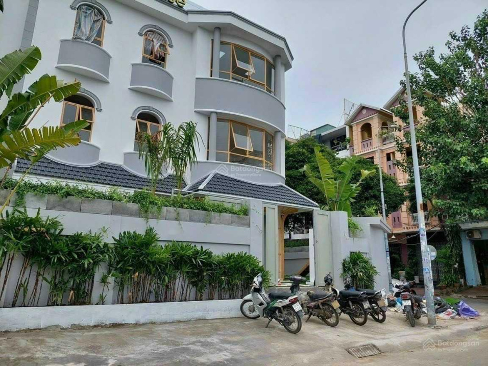 Tài sản biệt thự sân vườn Phổ Quang, Phường 9, Phú Nhuận. DT 8x20m, (160m2) giá chỉ 21 tỷ-LH Tùng 0773748539