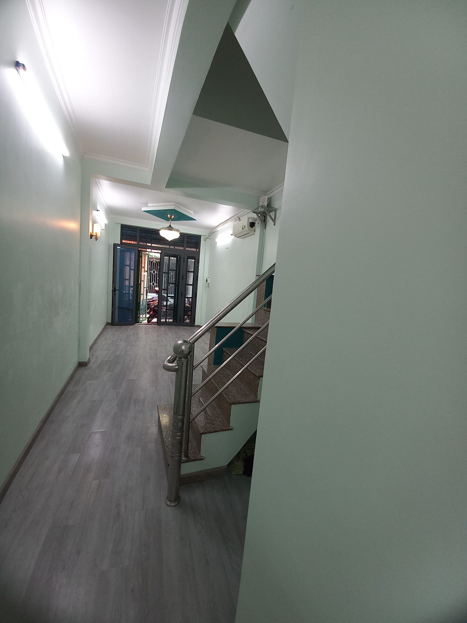  Bán nhà mới đẹp Quận 4, 38m2, 2PN, gần ĐH Luật, giáp Quận 1, hơn 3 tỷ