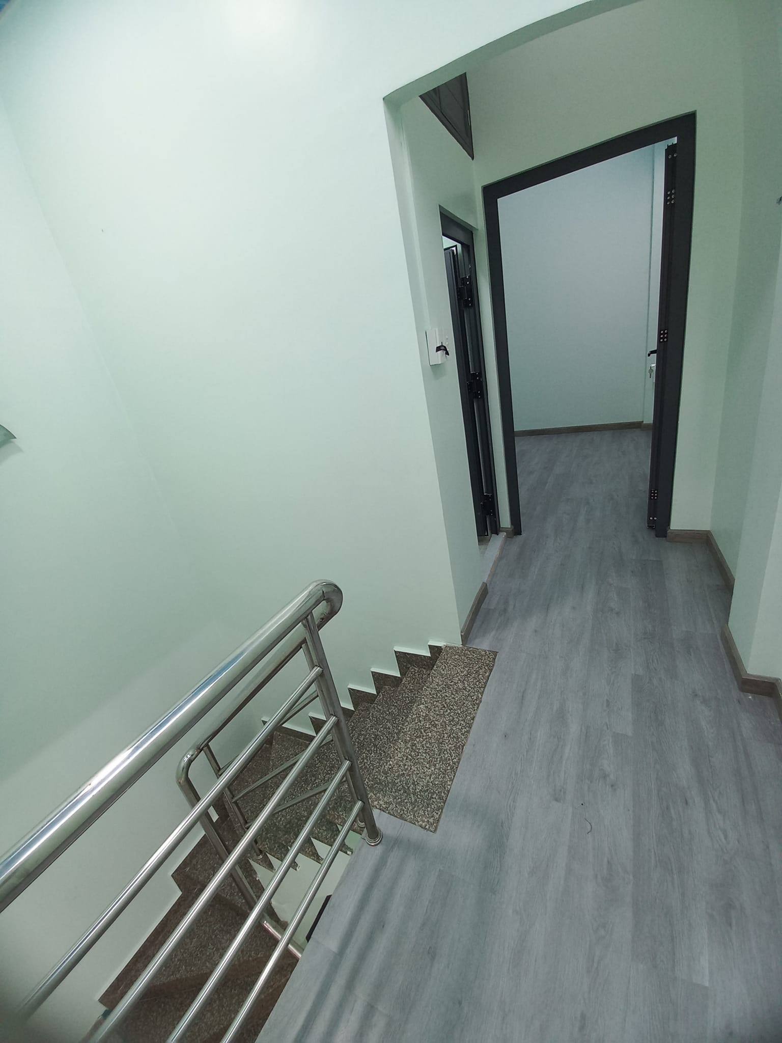  Bán nhà mới đẹp Quận 4, 38m2, 2PN, gần ĐH Luật, giáp Quận 1, hơn 3 tỷ