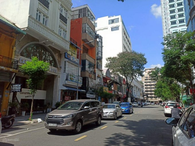 Nhà mặt phố đoạn thẳng đẹp nhất tuyến đường Huỳnh Văn Bánh Q. Phú Nhuận, DT: 4m x 16m, HĐT 35 tr