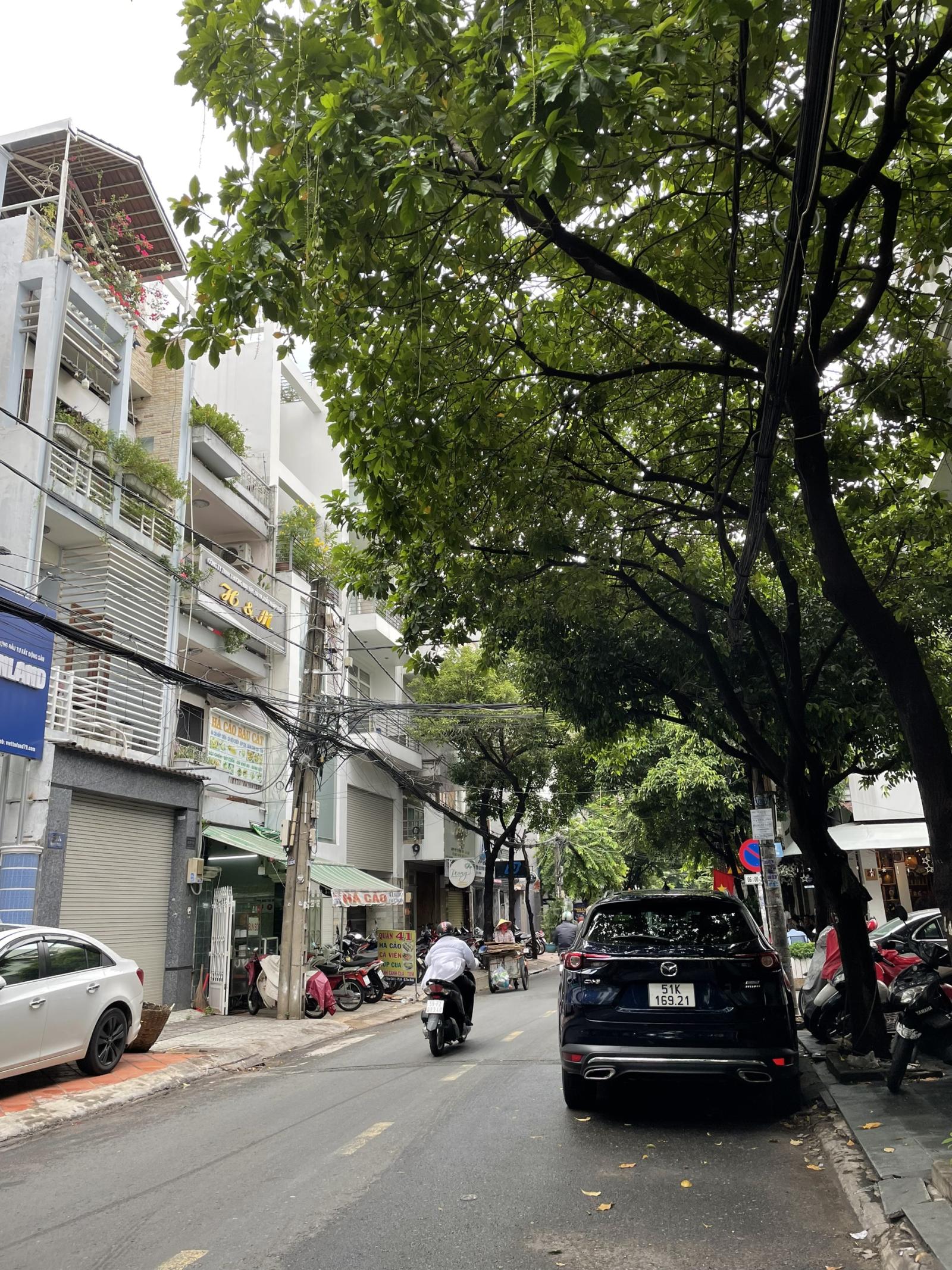 Chính chủ cần Cho thuê nhà MT Núi Thành, P13, Tân Bình, 4.5x21m, 1 trệt 3 lầu.