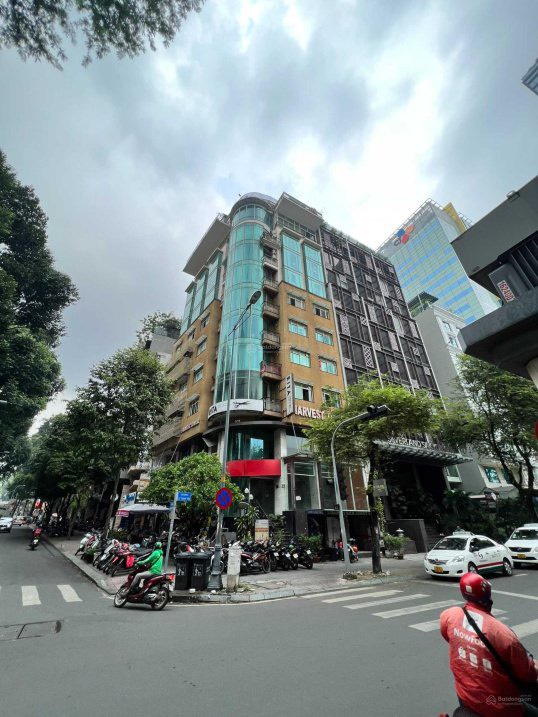 Cần bán nhà mặt tiền đường Cao Thắng, Quận 3. DT: 6x18m, 4 tầng giá bán chỉ 30 tỷ TL