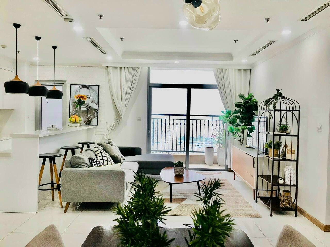 Bán Gấp Căn hộ Dịch Vụ HXH Trần Văn Đang, P.11 (DT :82m2, 4 tầng, Full nội thất )