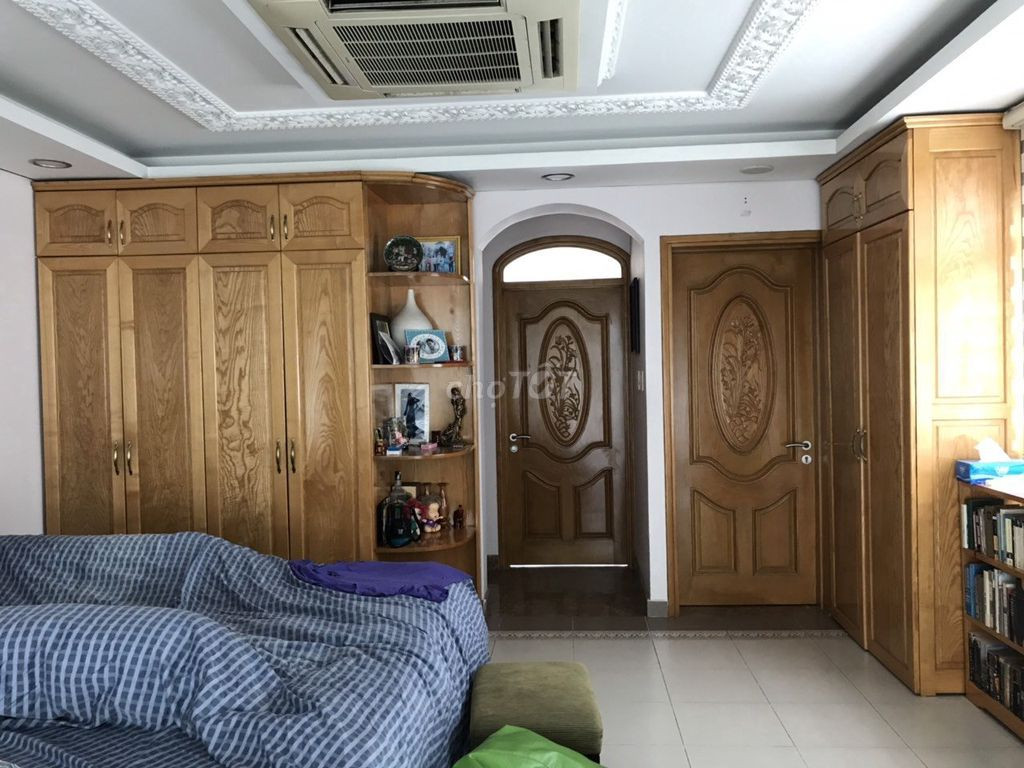 Biệt Thự mini mặt tiền đường nội bộ Thành Thái quận 10 dt 10x12m tiện ở liền