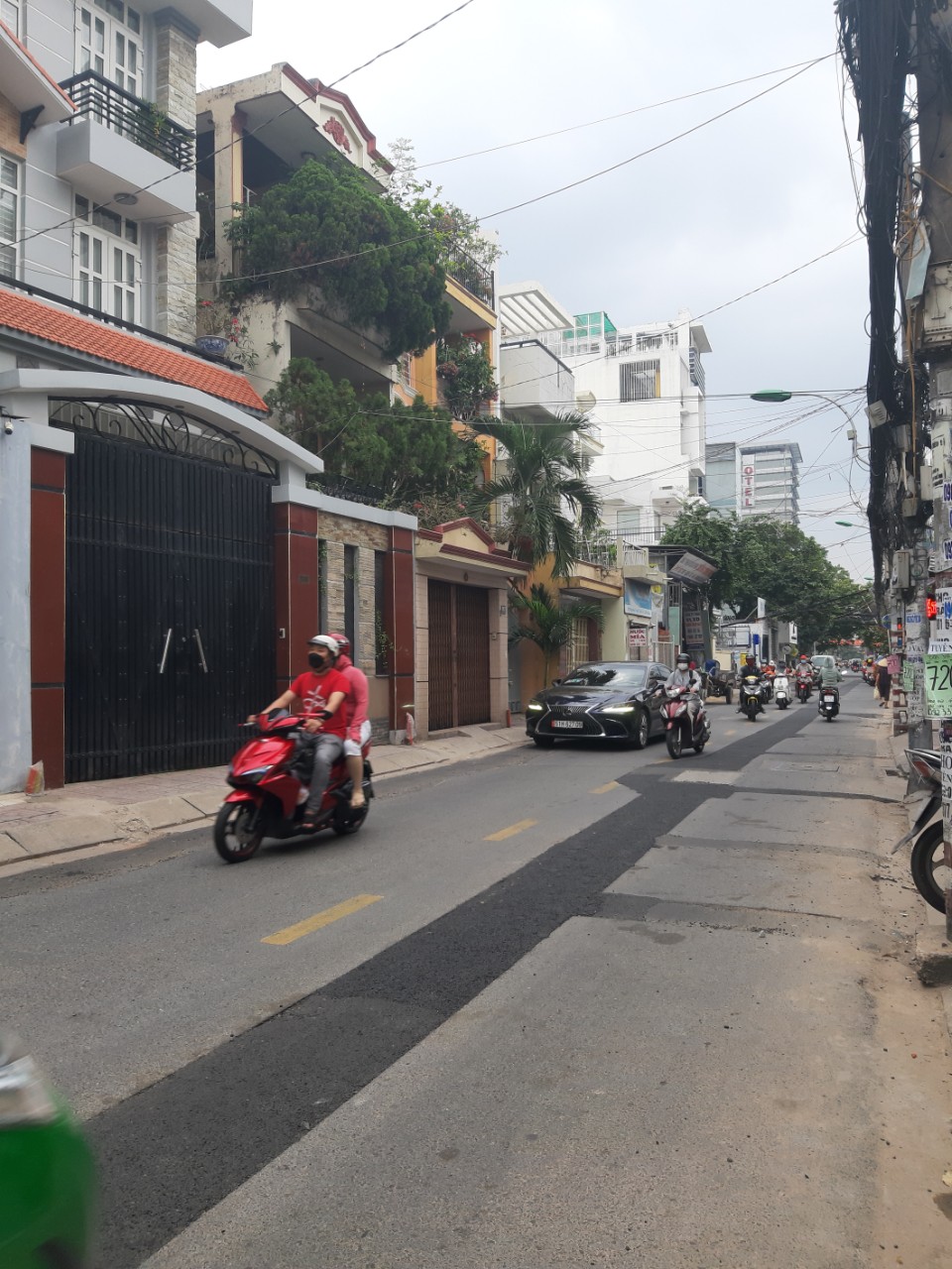 mặt tiền đường Nguyễn Trọng Tuyển, DTCN 251m1, giá 43,8 tỷ