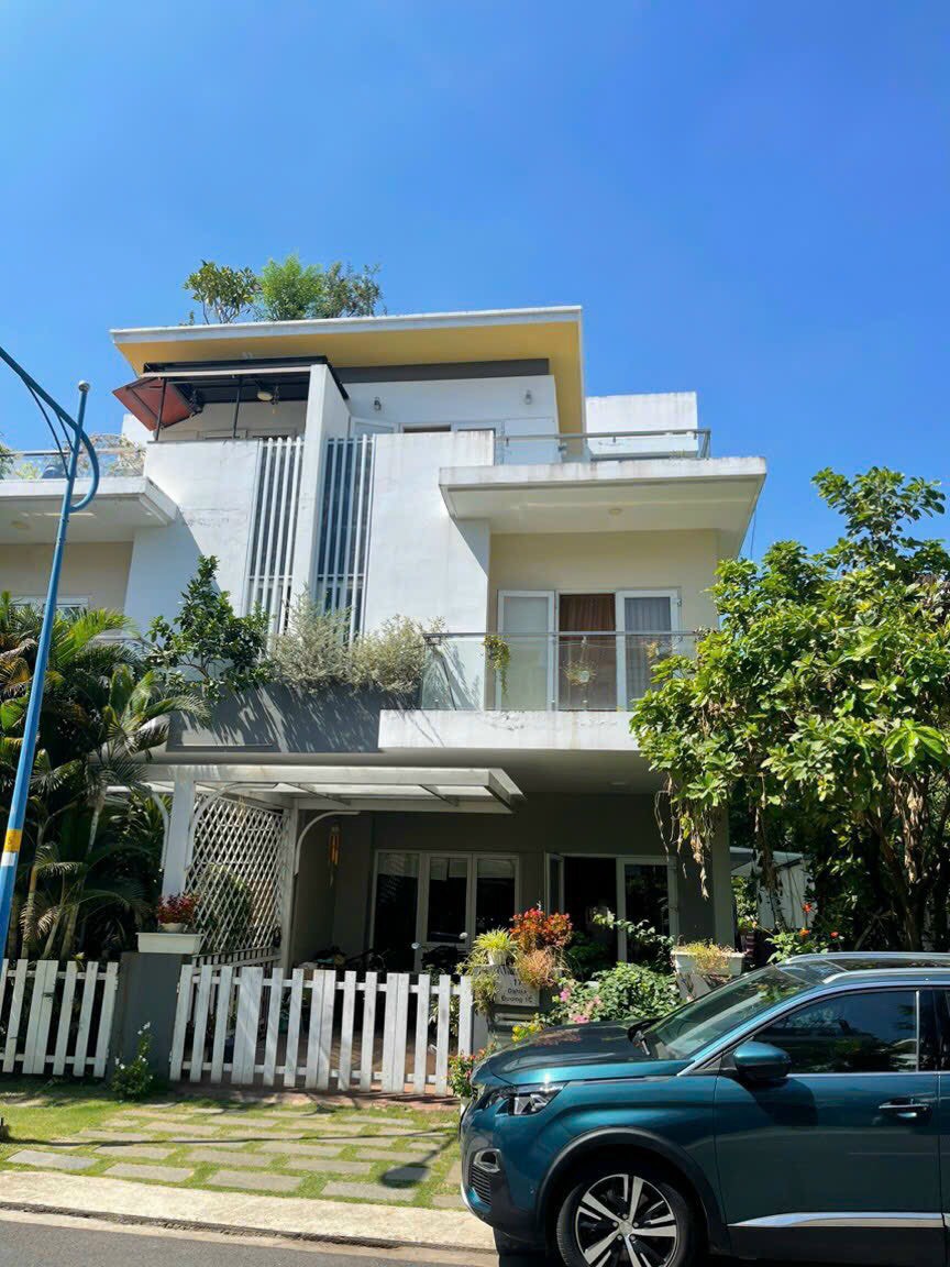 Bán Villa Phố Khang Điền, Quận 9 - ngang 8 x 18m, đã có sổ chỉ 14,9 tỷ 