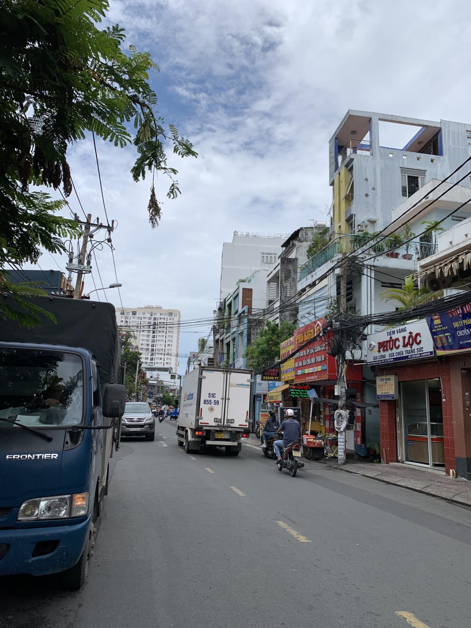 Sản phẩm đầu tư ! Mặt tiền kinh doanh Phạm Văn Hai, Tân Bình  4x15m giá chỉ 14 tỷ hơn