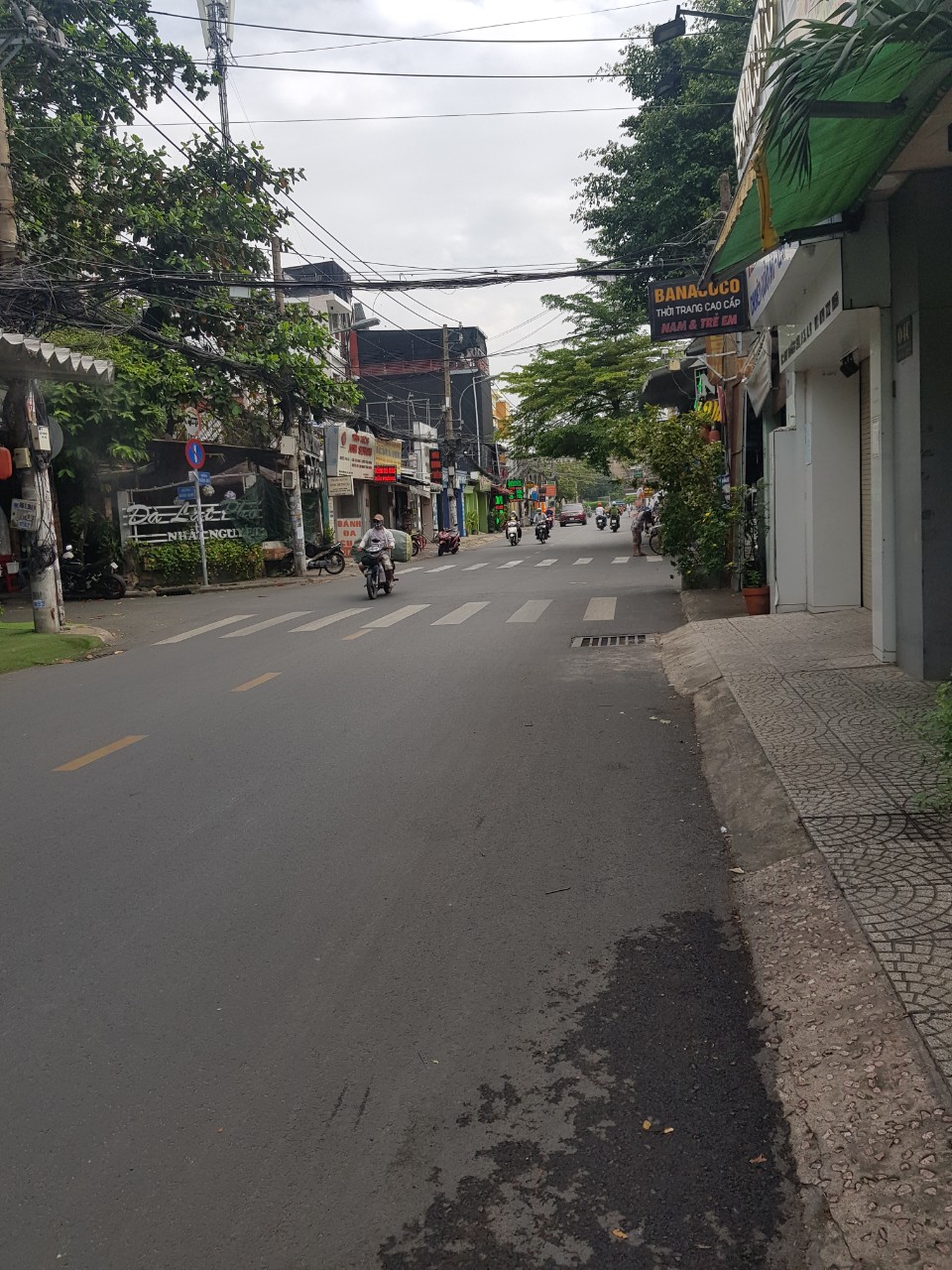 -Bán Nhà hẻm quận 10, P15, 4x11 giá 8,8 tỷ thương lượng.