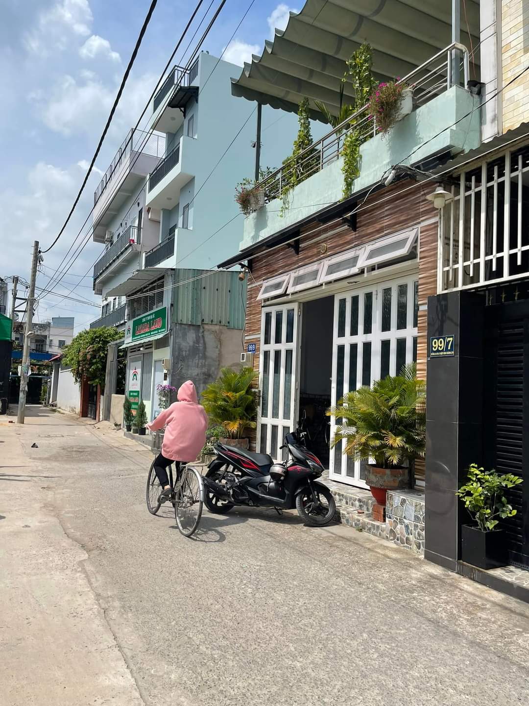 Chuyển nhượng nhà ô tô ra vô Gần Phạm Văn Đồng Hiệp Bình Chánh 112m