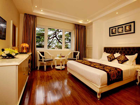 Bán gấp khách sạn đường Sầm Sơn, có 17PN, có HĐ thuê 70 Tr/thg, giá 26,5 tỷ