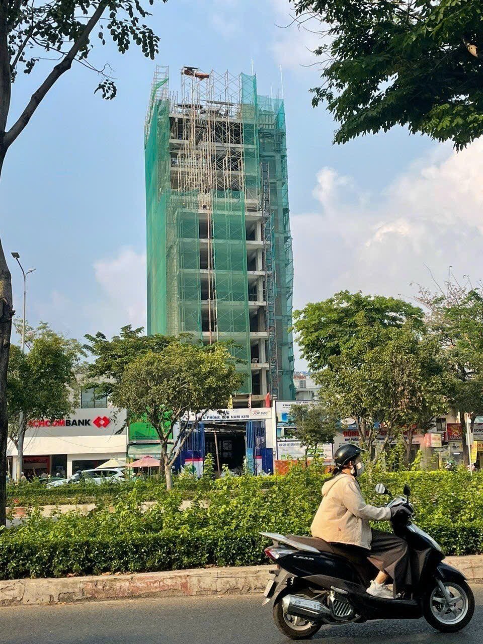 Bán toà nhà văn phòng MT 567 Điện Biên Phủ Phường 25 Bình Thạnh 2 hầm , 12 lầu