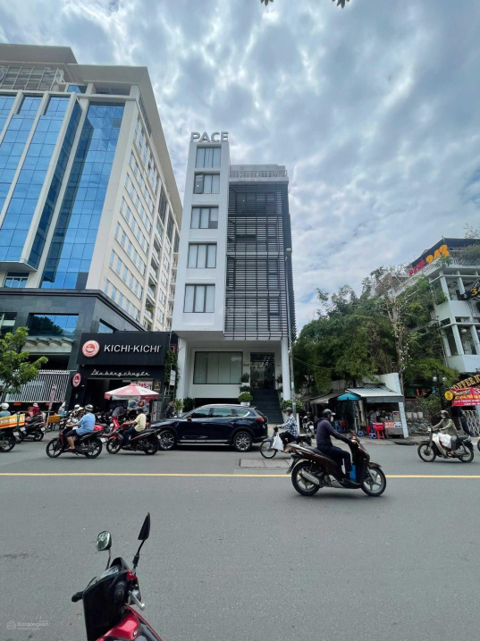 Bán Building mặt tiền K300. Kết cấu: hầm - 6 tầng, sân thượng, 2 thang máy. DT: 1000m2 sàn