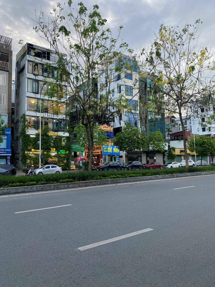 Ngộp ngân hàng bán gấp nhà mặt tiền Đặng Trần Côn quận 1. DT: 8.5x18m, 4 tầng, gía bán 55 tỷ