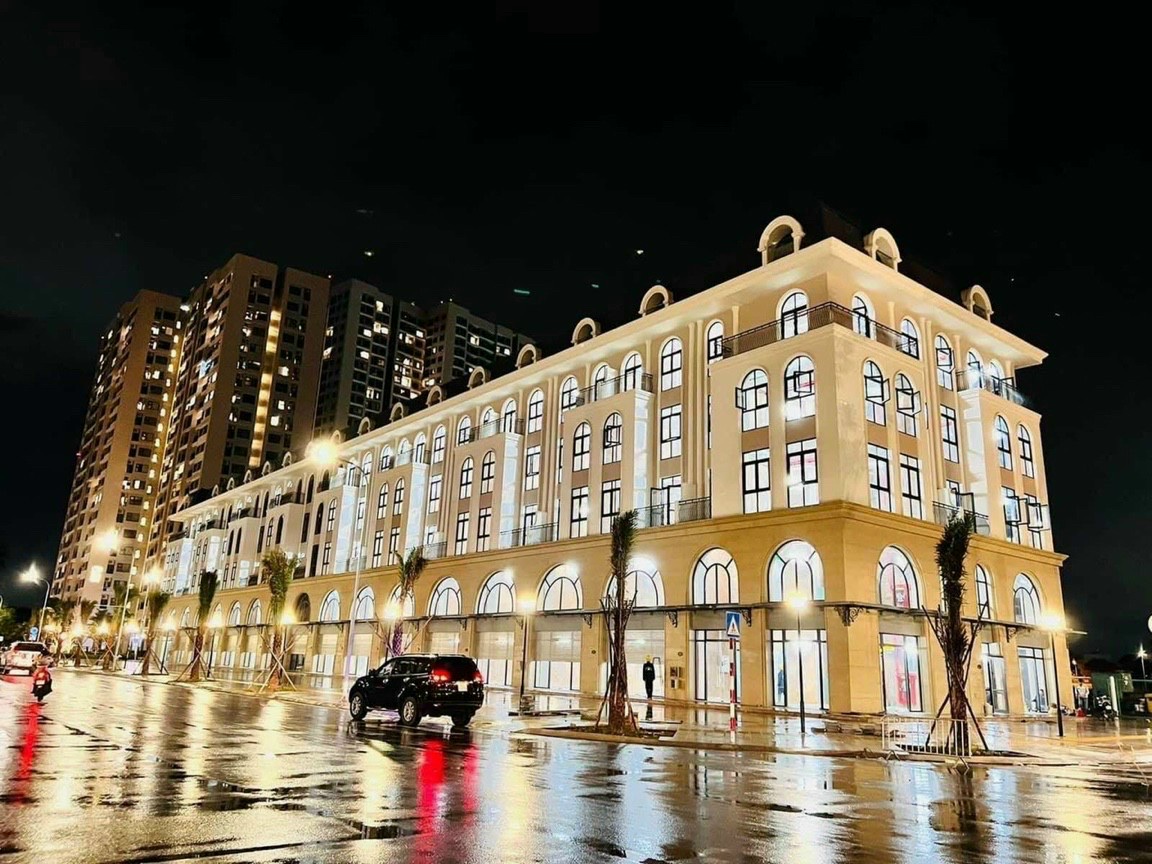 Bán gấp Khách Sạn 25 phòng,mới xây dựng tại Phú Quốc DT: 16m x 25m, 8 tầng, Giá: 40 tỷ - 0937462074