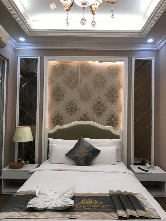 Bán nhà mặt tiền 352 Nguyễn Oanh P.17 Gò Vấp, 300m2, Giá 36 Tỷ, 1 trệt 4 lầu