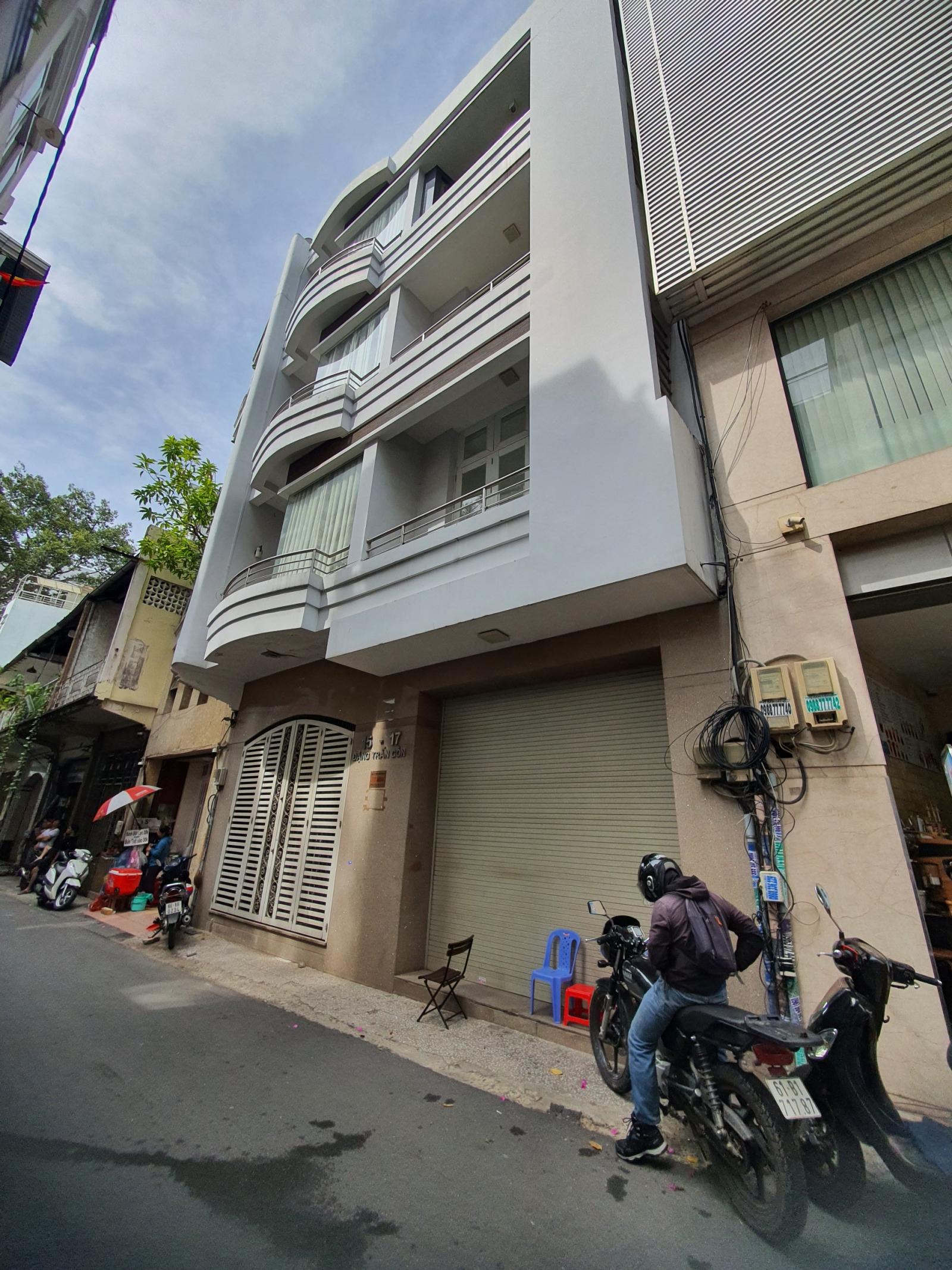 Cần bán nhà 2 mặt tiền Đặng Trần Côn, P. Bến Thành, Quận 1, DT 8.5x18m, 4 tầng, giá bán 55 tỷ