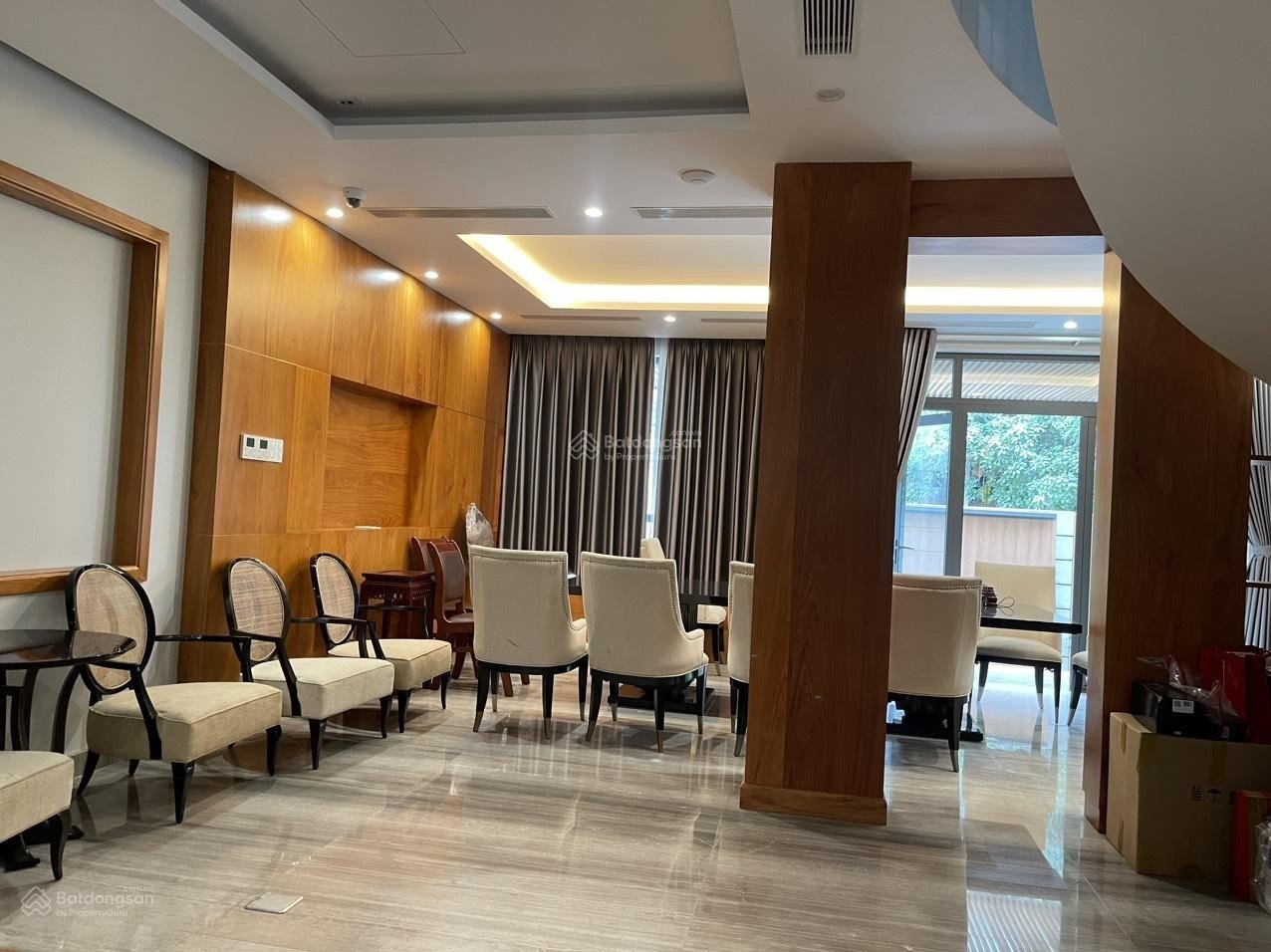 Bán gấp khách sạn 4 sao mặt tiền Lê Thị Riêng Quận 1, DT 14x25m, 1 hầm 9 tầng, chính chủ