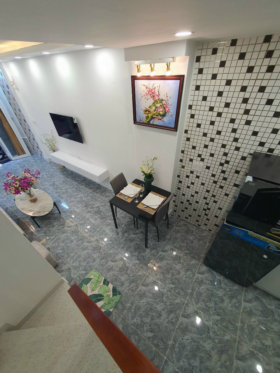 Nhà mới + tặng full nội thất - đường Nguyễn Cảnh Chân - 1 trệt 3 lầu 