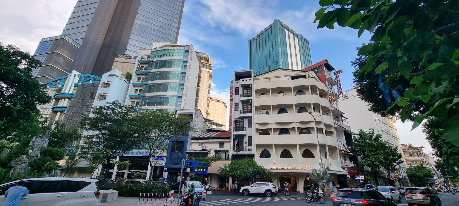 Bán nhà 2 mặt tiền đường Phan Văn Đạt, p.Bến Nghé, Q.1, 12x26, 310m2, giá 340 tỷ TL