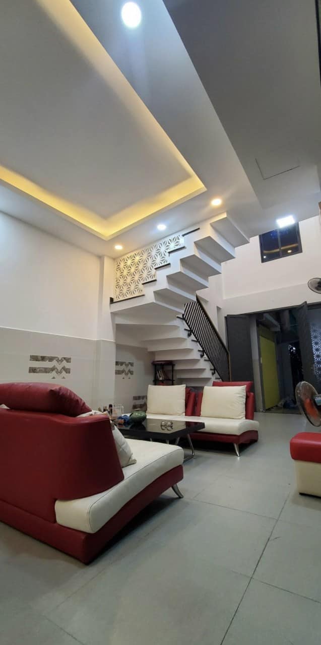Nhanh mới kịp - Nhà 5tầng, Trần Hưng Đạo, TT Quận 5, dtsd 60m2, 3 P.N, giá 2,25 Tỷ