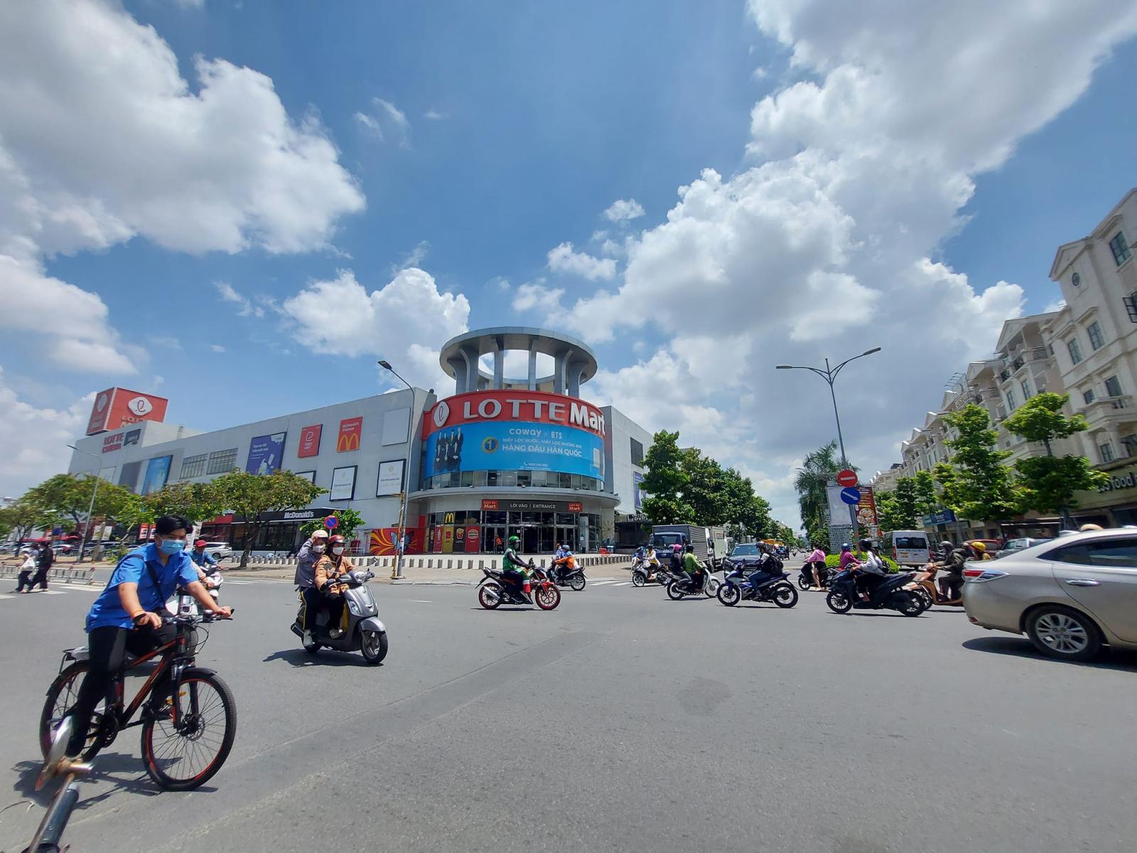 Bán nhà Xe hơi vào nhà - ngay lotte mart nguyễn văn lượng - khu phân lô giá tốt.