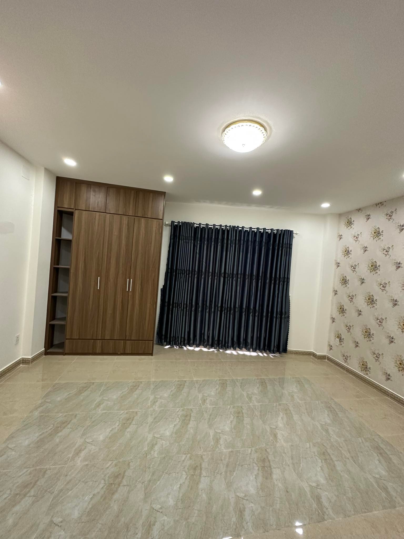 Cần bán gấp nhà HXH Hoàng Hoa Thám Tân Bình, 40m2 chỉ nhỉnh 7 tỷ