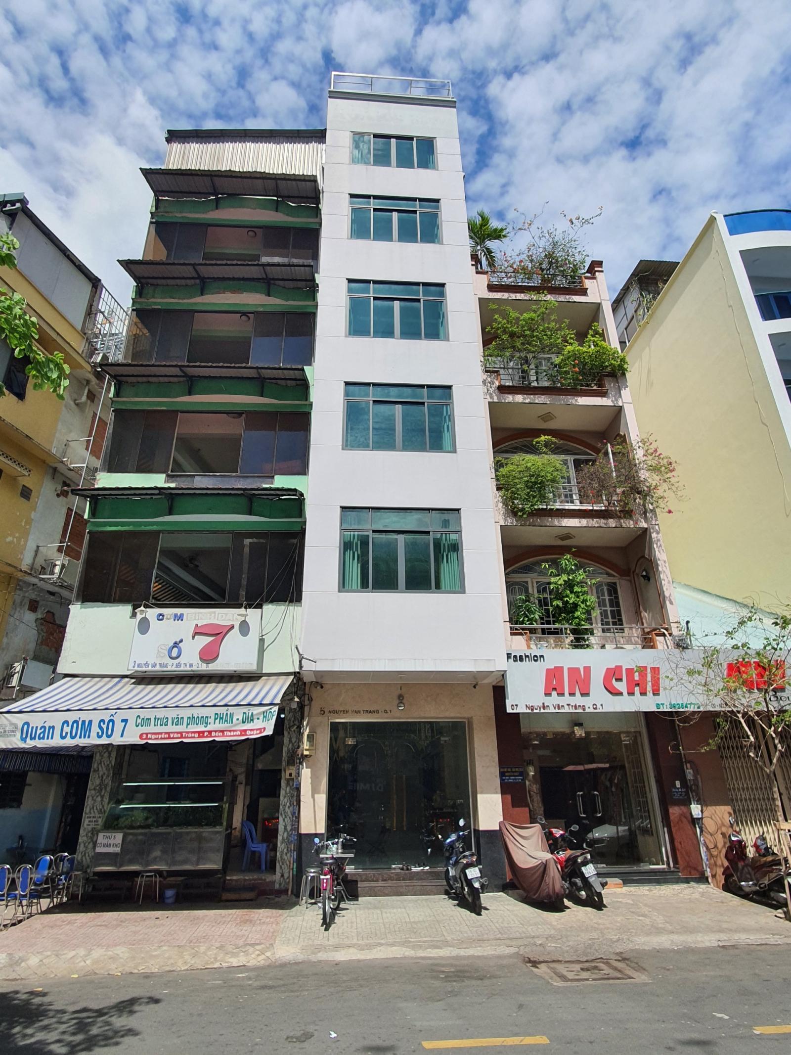 Bán mặt tiền gần chợ Bến Thành Q1, DT 8,6 x 18 CN 150m2 khu vực VIP nhất Sài Gòn mà giá cực kỳ rẻ