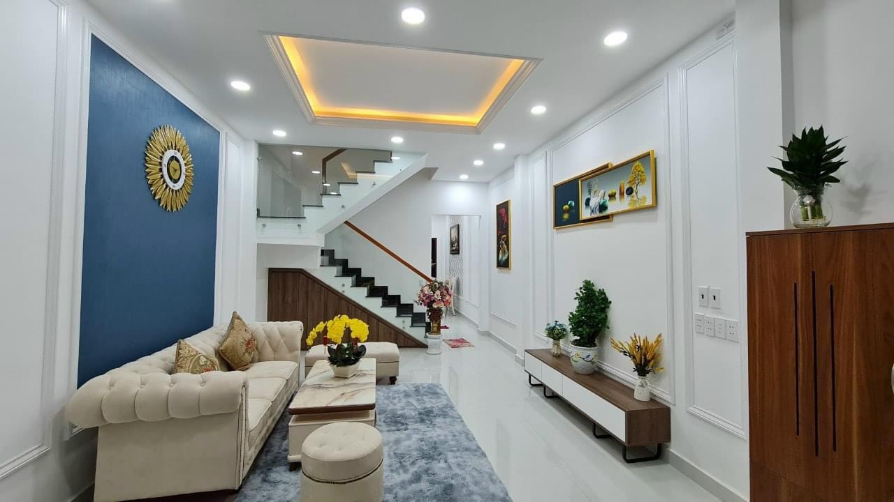 Nhà mới 100% 3Lầu SHR giá 3tỷ7 đường Bình Trị Đông - Q. Bình Tân