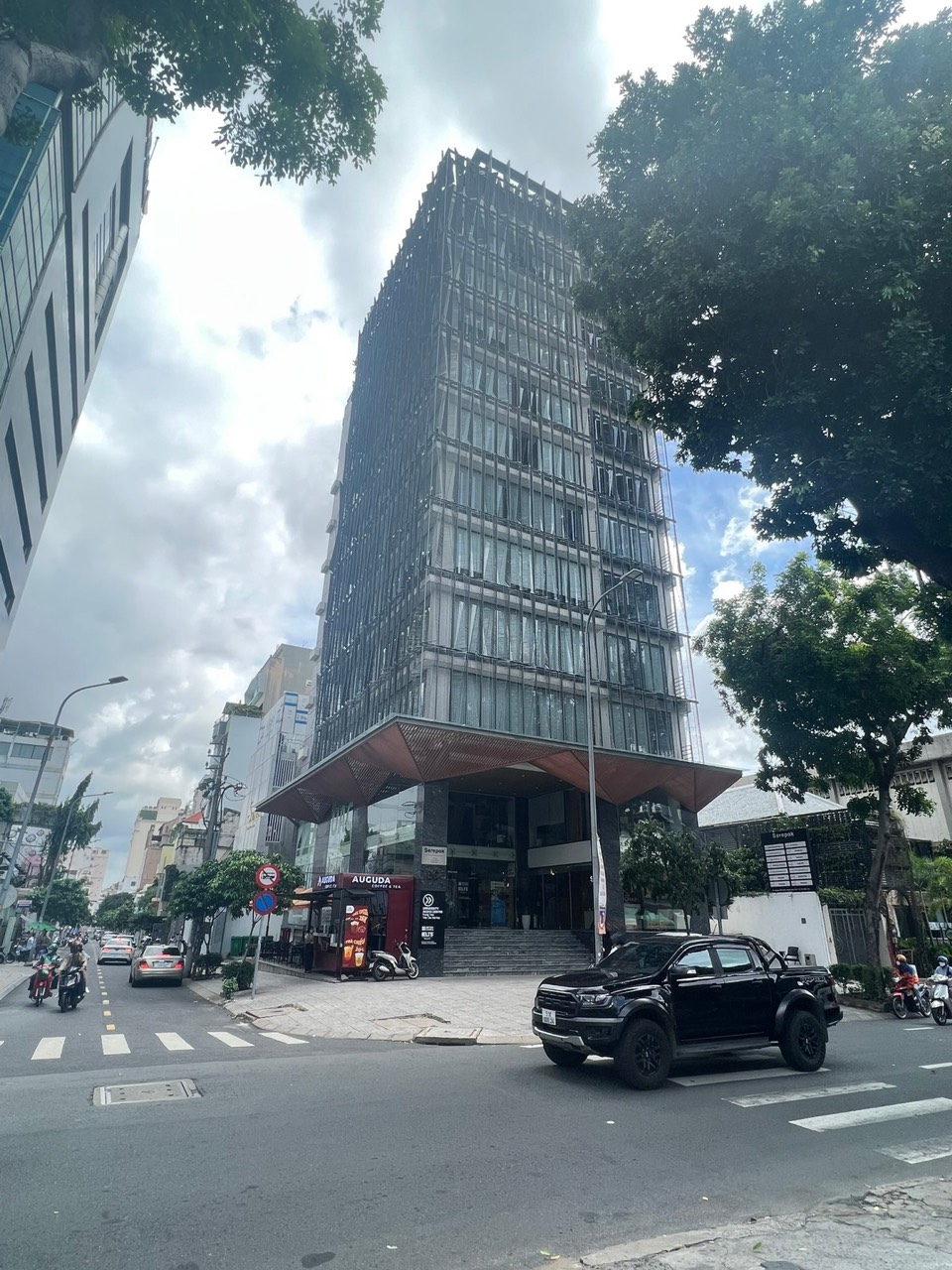 Chính chủ bán tòa nhà Hạng A 2 MT Nguyễn Đình Chiểu - Phan Kế Bính, 2 hầm 15 tầng, giá 1000 tỷ TL