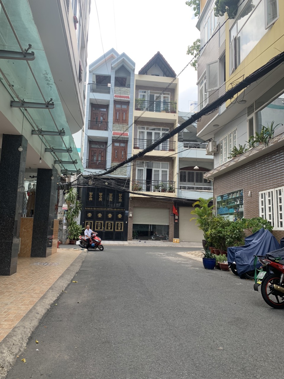 Bán nhà hẻm xe hơi 6m gần mặt tiền đường Lê Hồng Phong, Quận 10. Khu kinh doanh Sầm uất