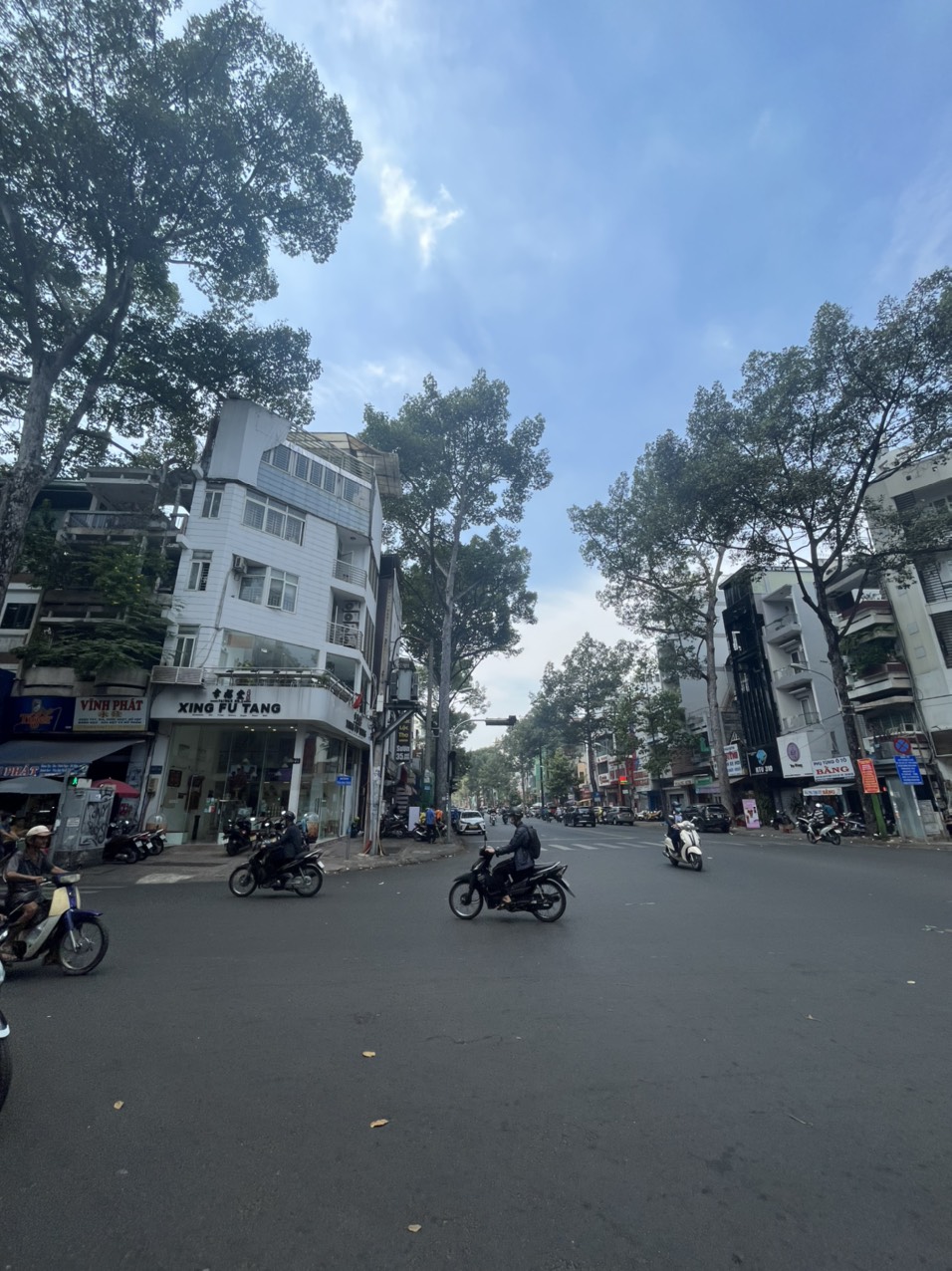 Siêu phẩm đầu tư - mặt tiền ngay Ngô Gia Tự. DT: 4,2x20m, 80m2. Giá chỉ 23 tỷ bán rất gấp