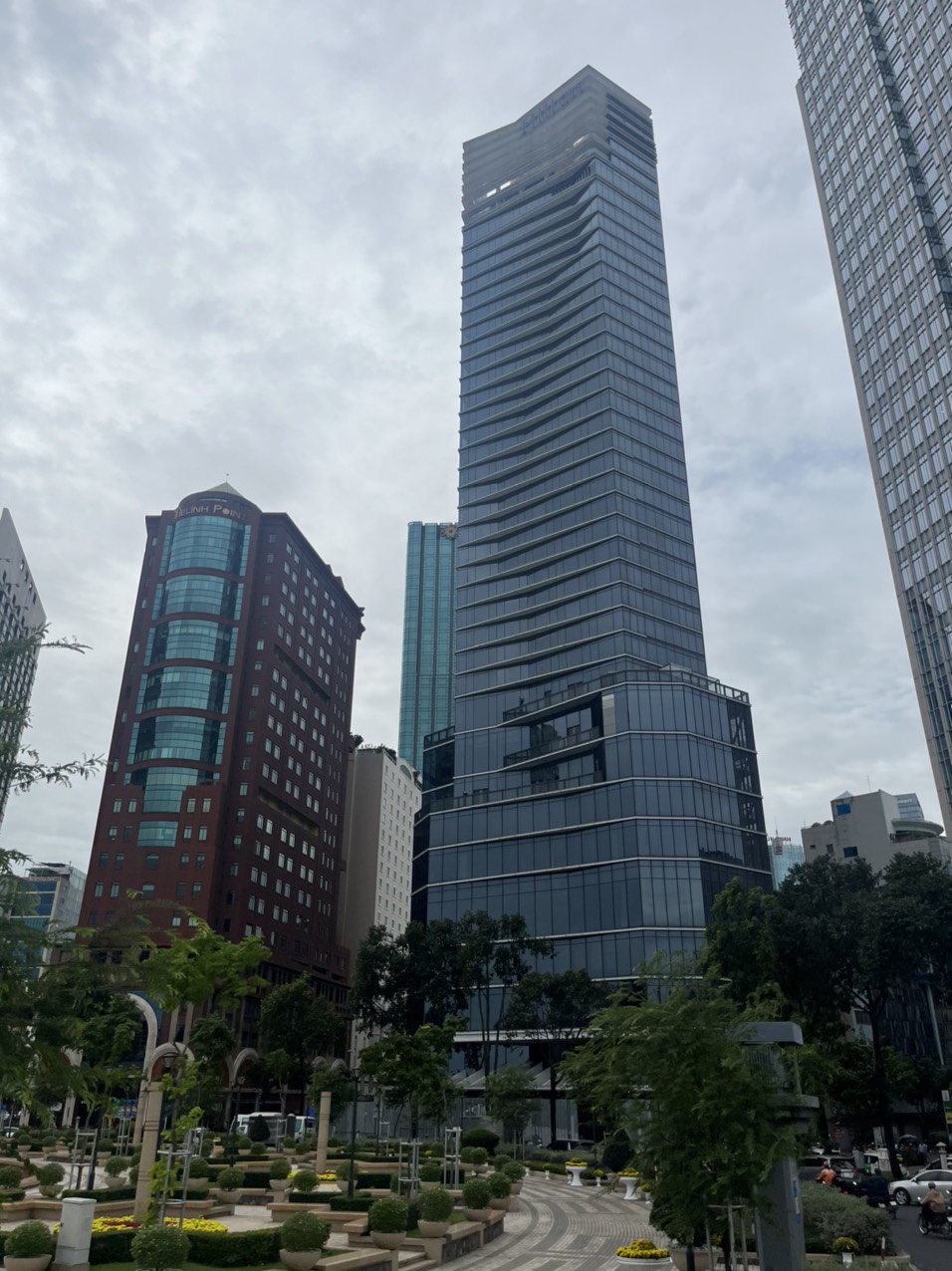 Bán nhà MT Hòa Hảo p4 q10 ,DT:6x15 xây 5 tầng giá chỉ 21 tỷ 