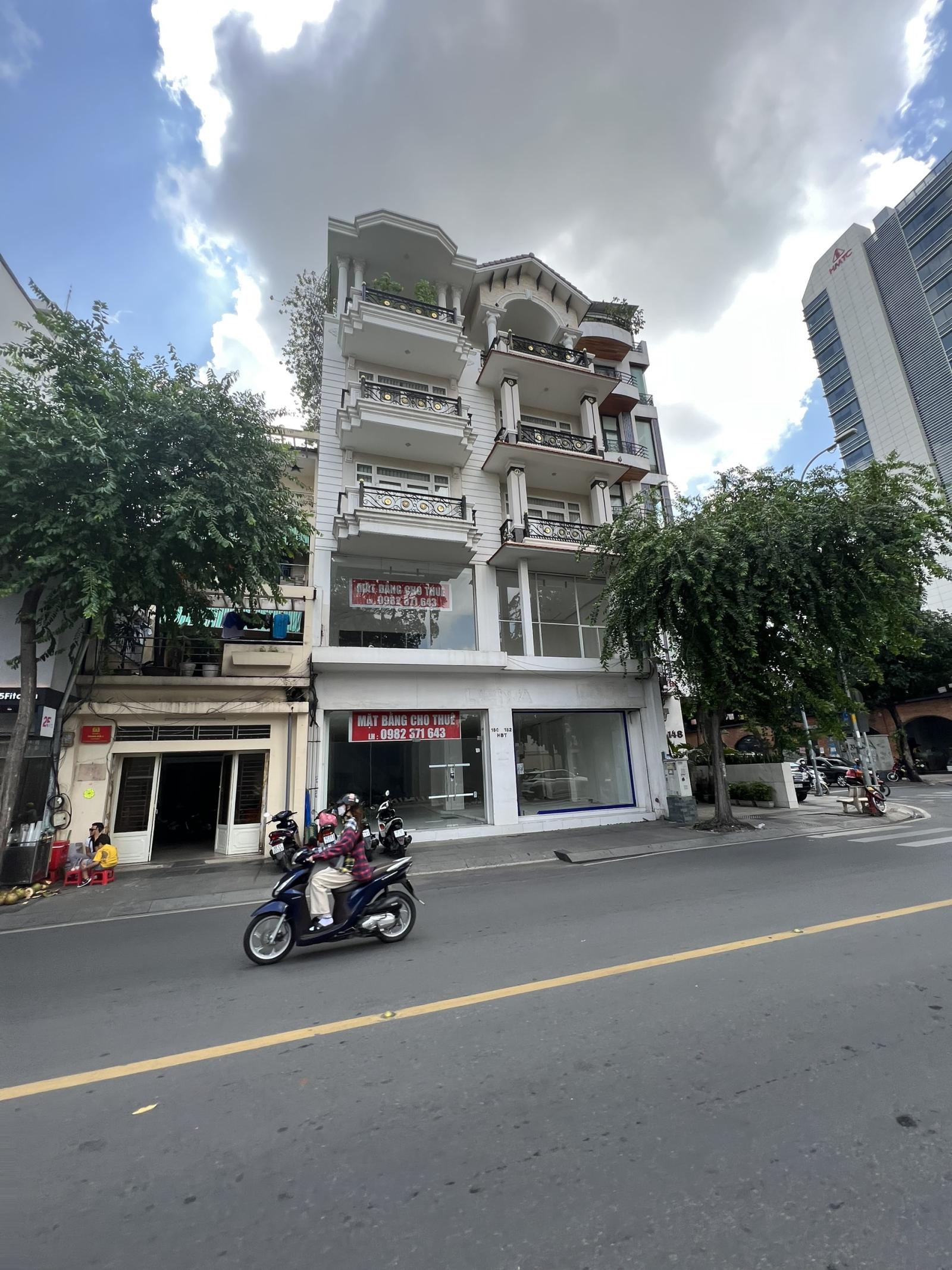 Bán building mới xây 2 mặt tiền 75 Trần Quang Diệu, P14, Quận 3