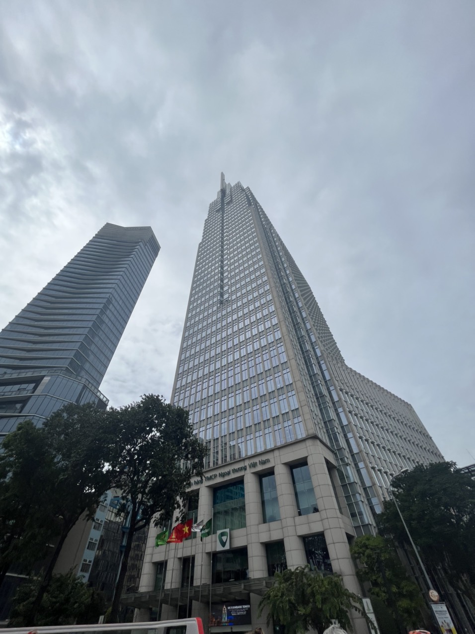 Bán nhanh tòa nhà Đường 3/2 - Hầm - 9 lầu - DTSD 1400m2- 110 tỷ , có HĐ THUÊ 280TR/THÁNG