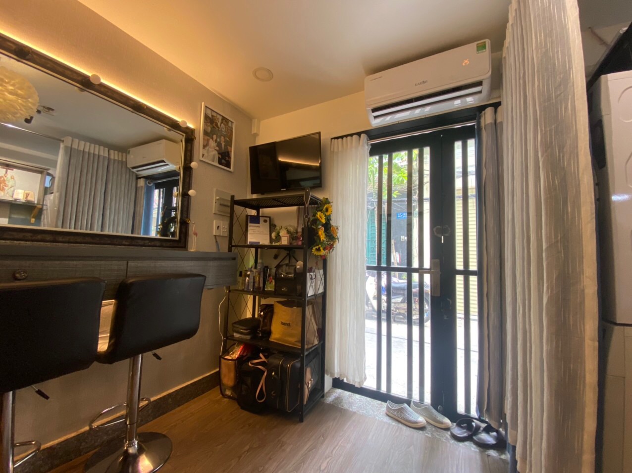 Bán nhà HXH Cống Quỳnh , Phường Nguyễn Cư Trinh, Quận 1 Hiếm, trung tâm quận 1. P. Nguyễn Cư Trinh., DT 14,55m2