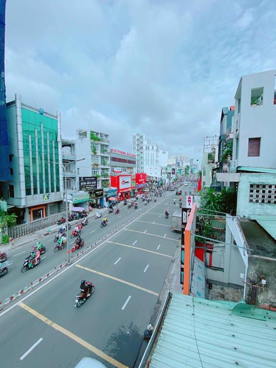 Thông tin thật. Cần bán gấp góc 2 mặt tiền đường Phó Đức Chính (8.7 x 18.5m) 4 lầu, giá 63 tỷ TL